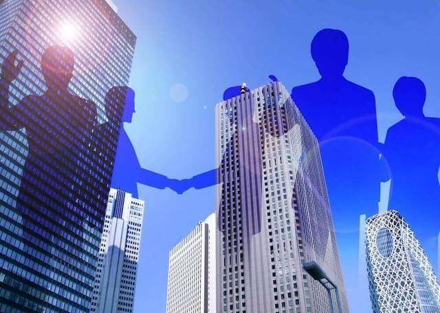 大企業とビジネスマン